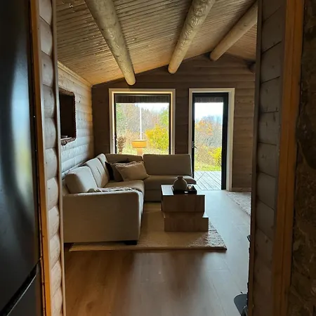 A Stone's Throw Away From Rorvikstranda, In Beautiful Lofoten! Storoya