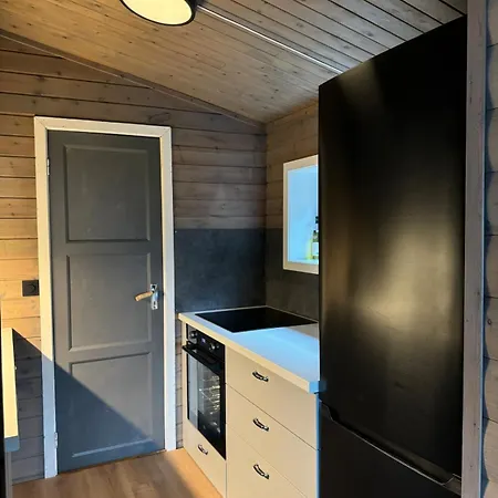 Feriehus A Stone's Throw Away From Rorvikstranda, In Beautiful Lofoten!