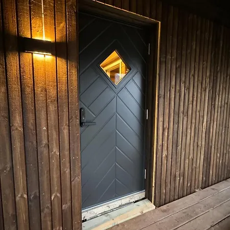 A Stone's Throw Away From Rorvikstranda, In Beautiful Lofoten! Prázdninový dům