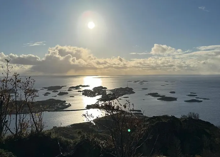 A Stone's Throw Away From Rorvikstranda, In Beautiful Lofoten! *