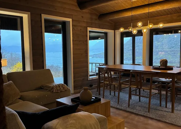 A Stone's Throw Away From Rorvikstranda, In Beautiful Lofoten! בית נופש Storoya