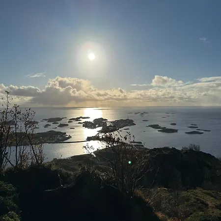 A Stone's Throw Away From Rorvikstranda, In Beautiful Lofoten! *