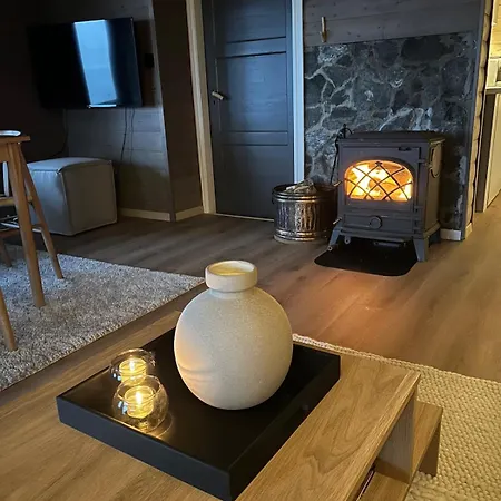 A Stone's Throw Away From Rorvikstranda, In Beautiful Lofoten! * Storoya