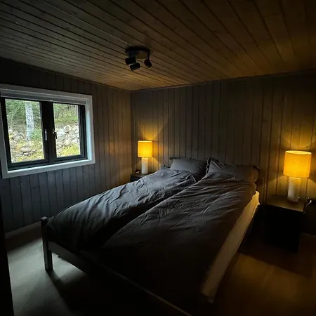 A Stone's Throw Away From Rorvikstranda, In Beautiful Lofoten! * Storoya