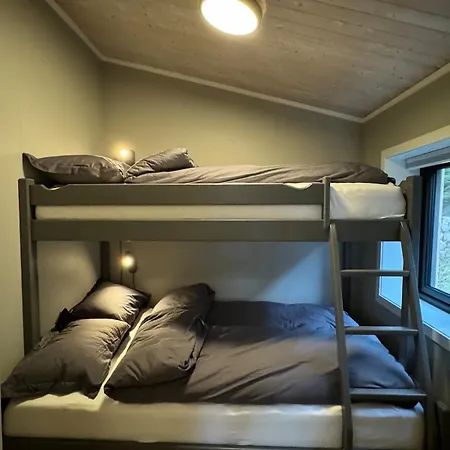 A Stone's Throw Away From Rorvikstranda, In Beautiful Lofoten! Casa de Férias *